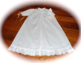 De ouderwetse baby-naaikamer: slak-shirring-babyjurk